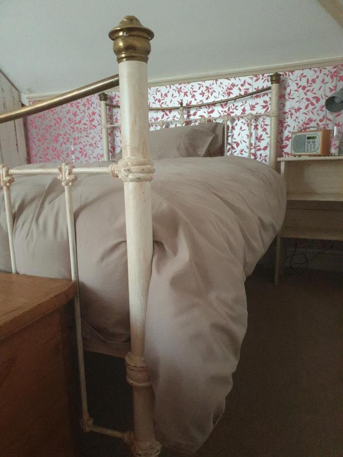 Homestay Пул Екстер'єр фото